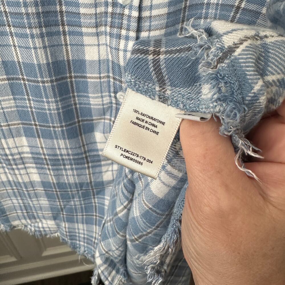 Cloth & Stone Blue Flannel Raw Hem Button Down Medium - Picture 4 of 5
